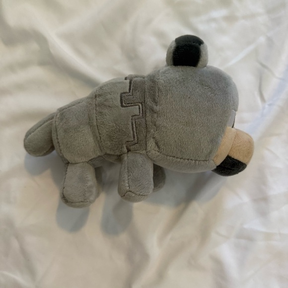 Minecraft Baby Wolf Plush - Picture 2 of 6